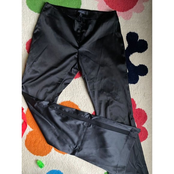 Arden B satinny black flat front flare bottom slacks that unzip halfway sz 4 - Picture 3 of 6